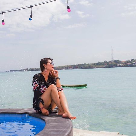 The Waterfront Beach House Lembongan Exterior photo