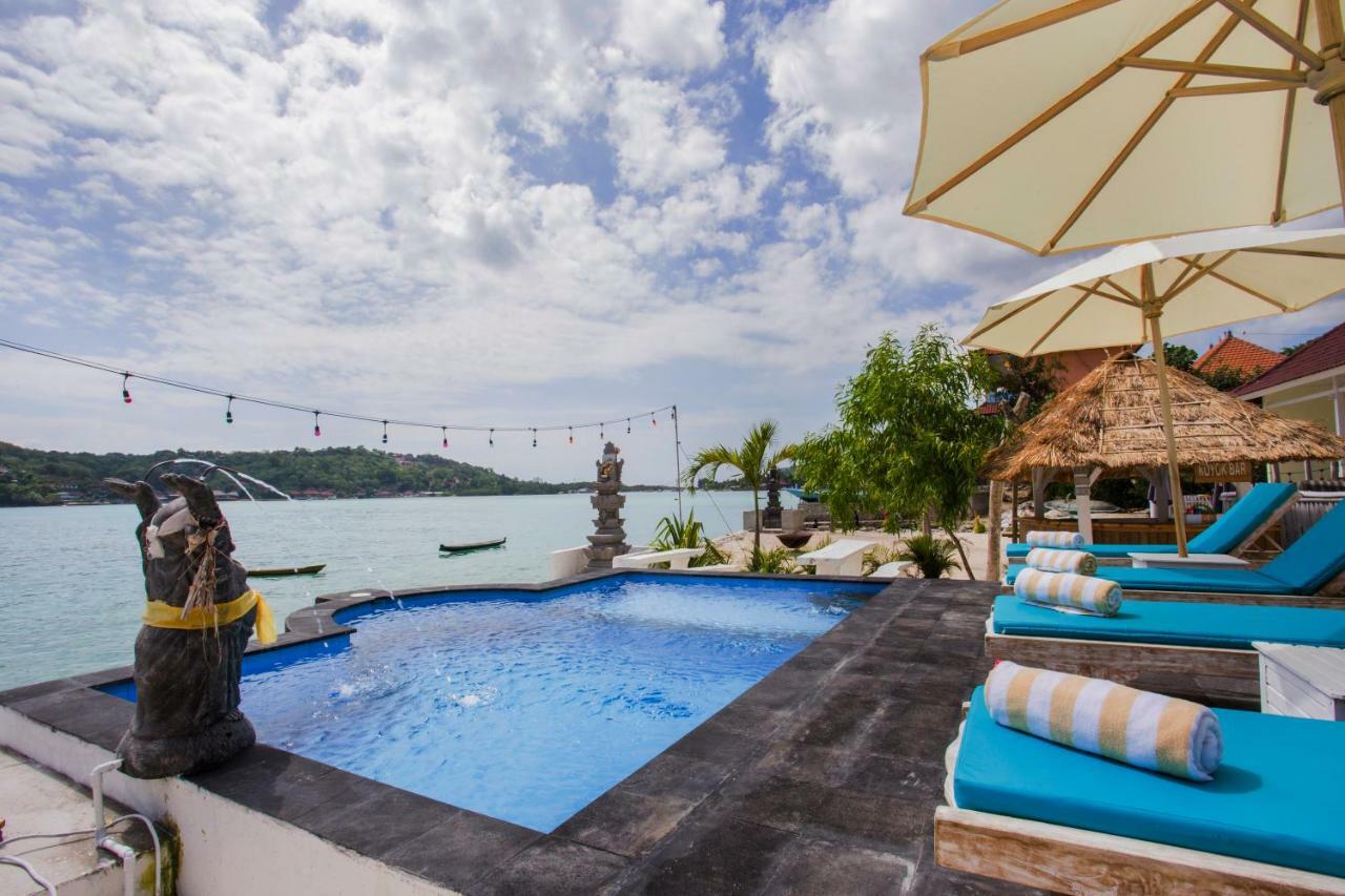 The Waterfront Beach House Lembongan Exterior photo