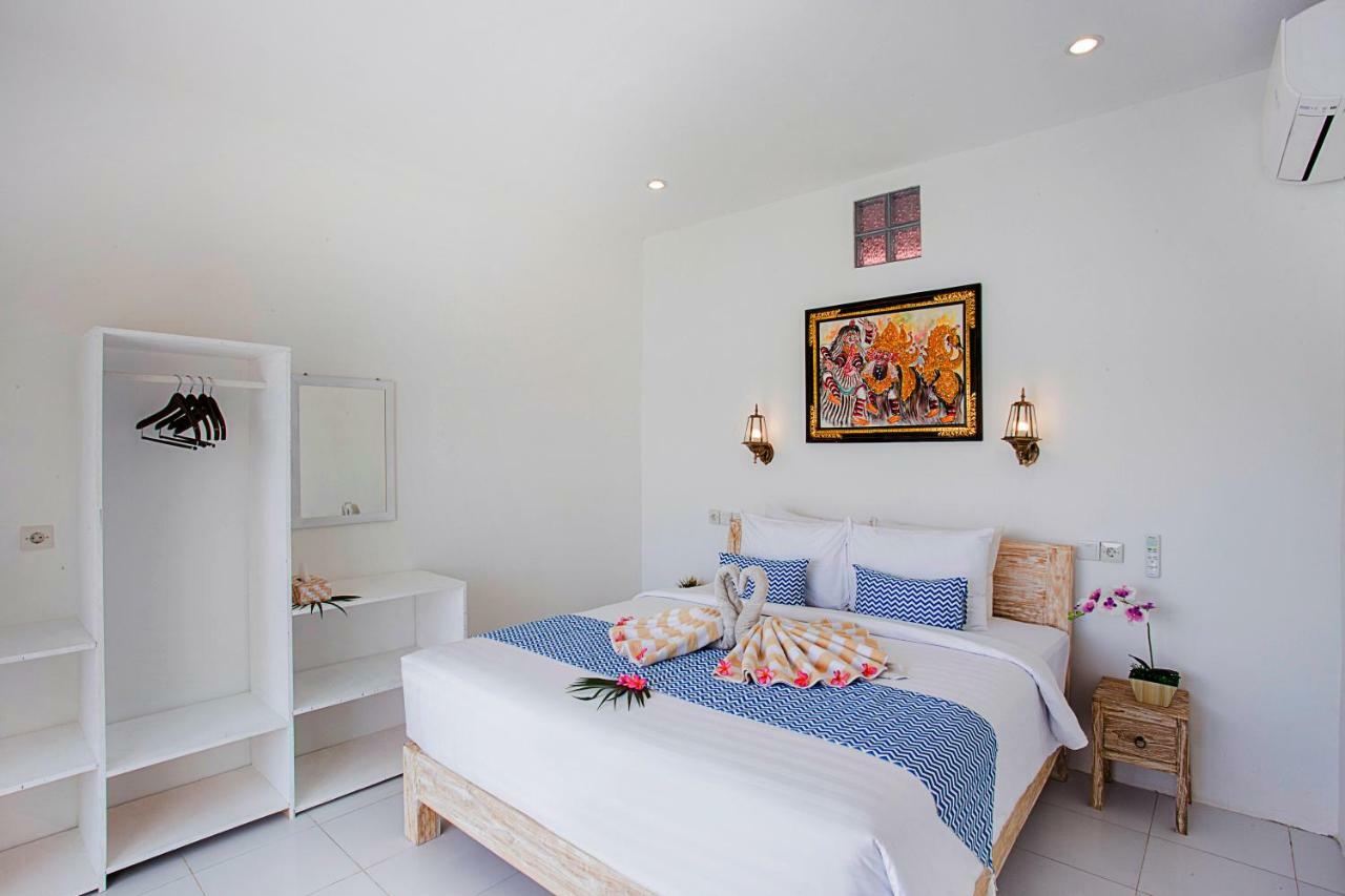 The Waterfront Beach House Lembongan Exterior photo