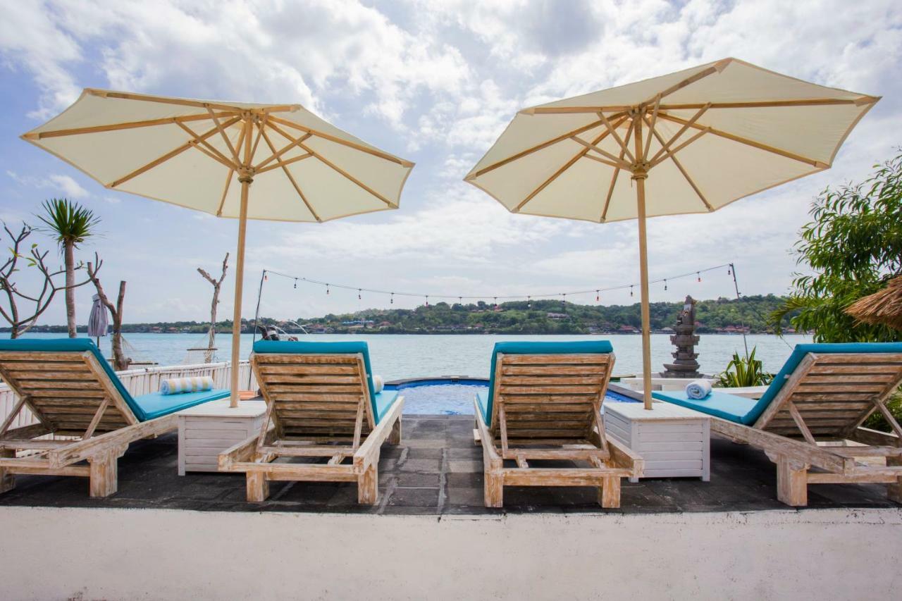 The Waterfront Beach House Lembongan Exterior photo