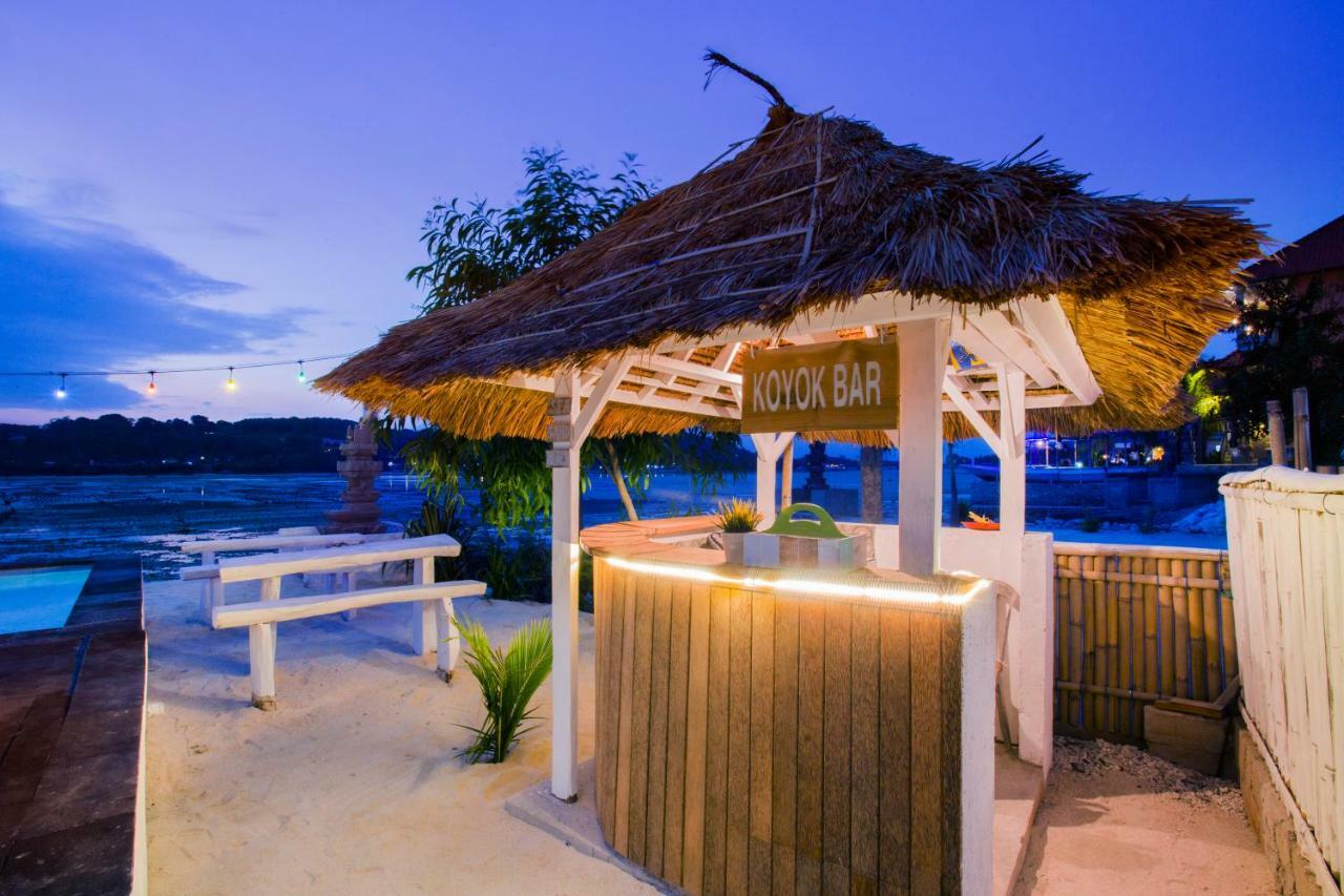 The Waterfront Beach House Lembongan Exterior photo