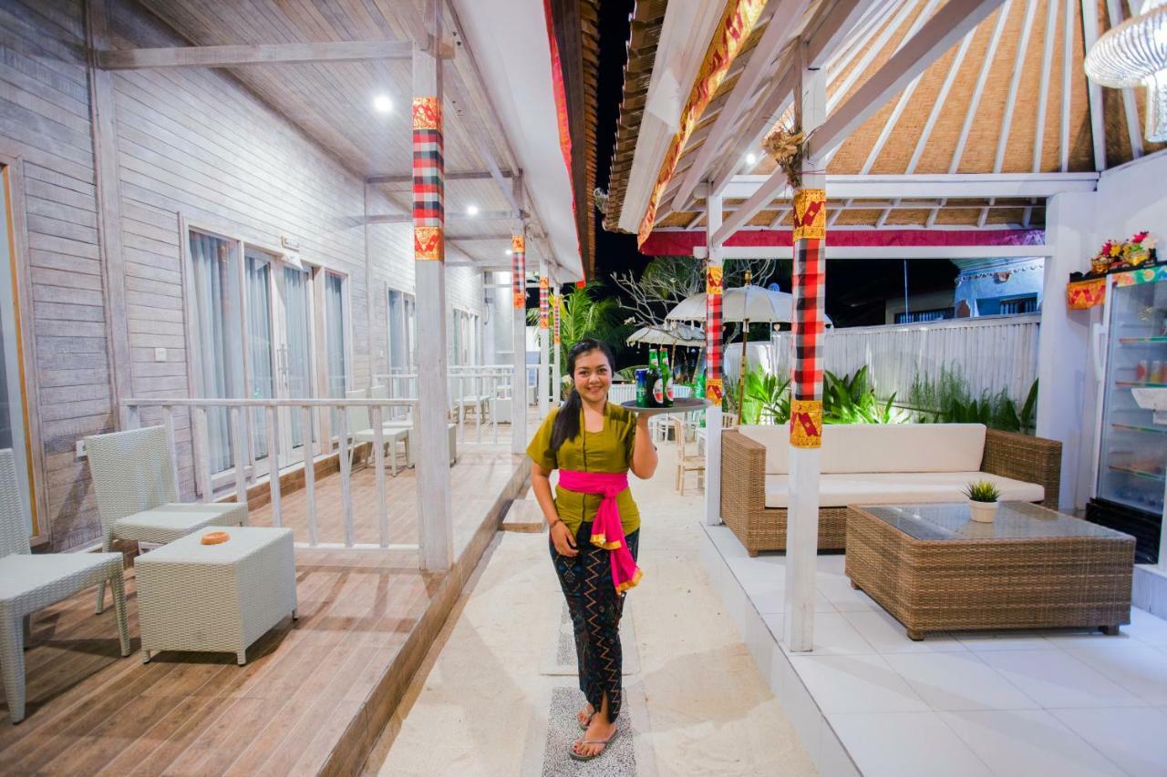 The Waterfront Beach House Lembongan Exterior photo