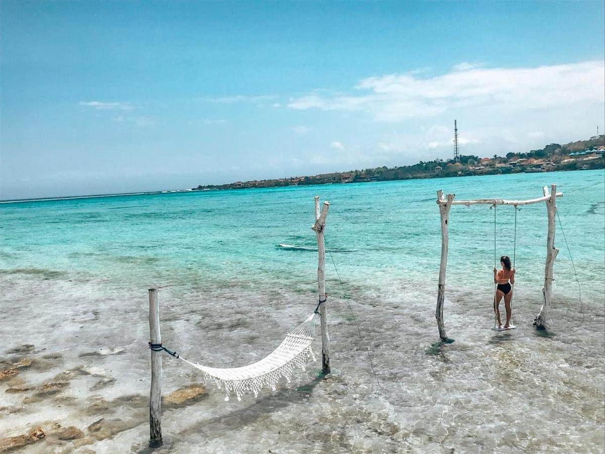 The Waterfront Beach House Lembongan Exterior photo