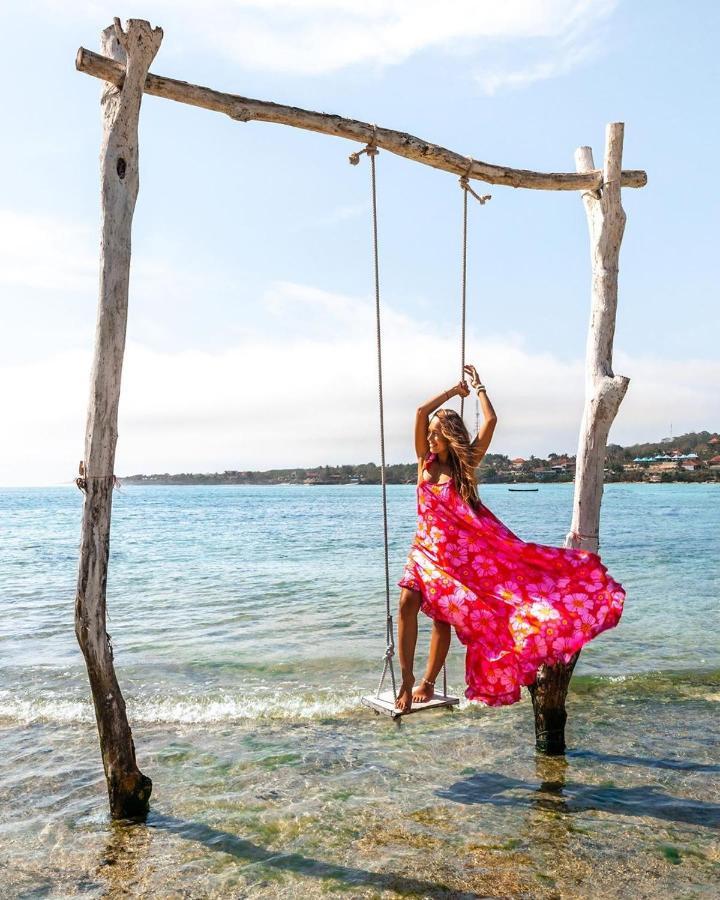 The Waterfront Beach House Lembongan Exterior photo
